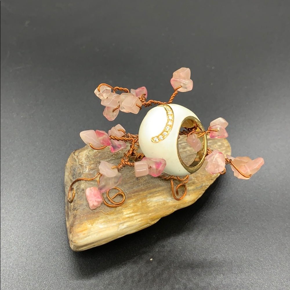 Gorgeous dome vintage gold enamel ring